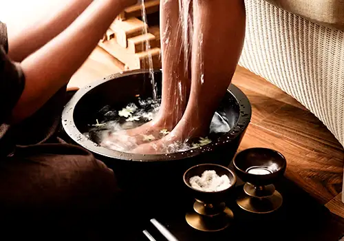 Pedicure Manicure Feet Bath & Massage - photo 1